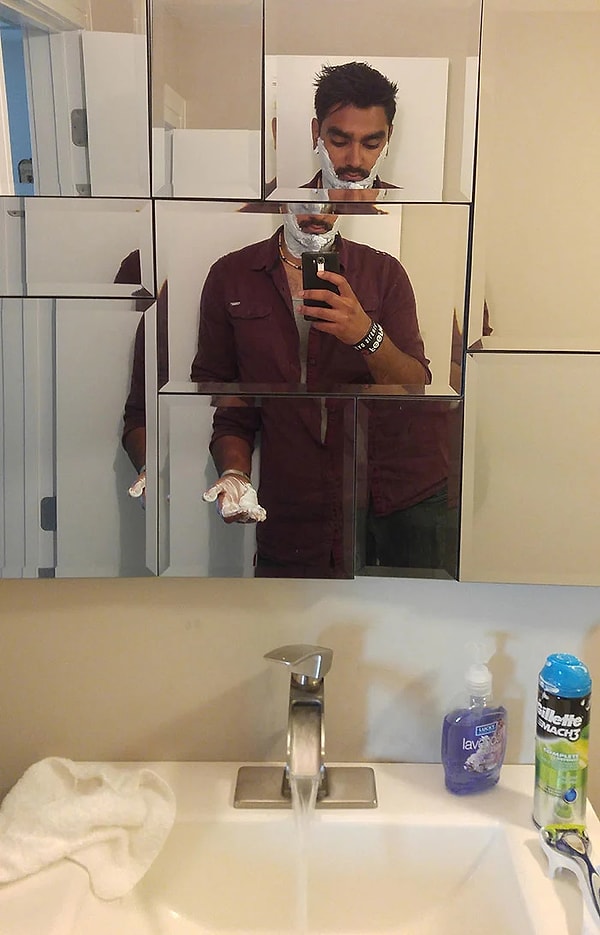 12. Это зеркало явно венец творения какого-нибудь рукопопа