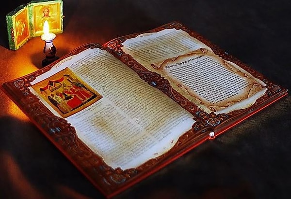 6. Какие книги христианского Нового Завета были написаны первыми?