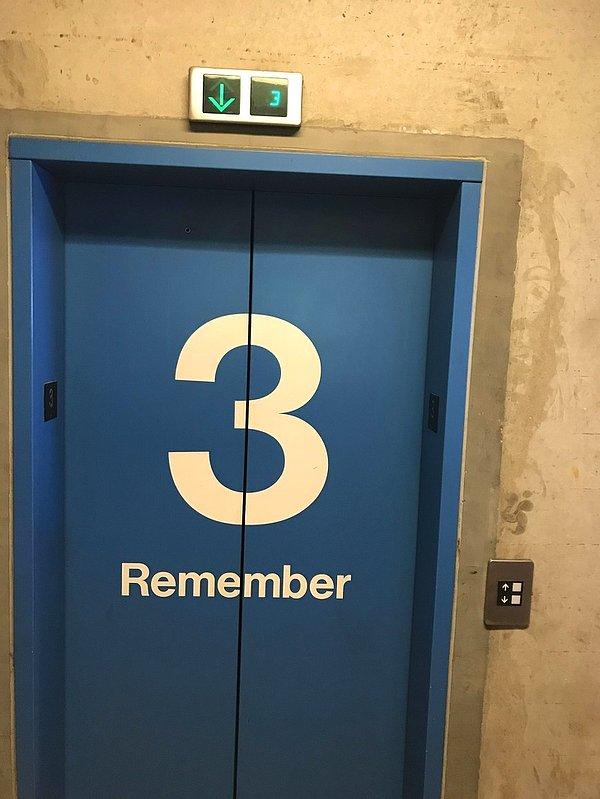 16. Bu asansör sayesinde arabanızı nereye park ettiğinizi asla unutmayacaksınız.