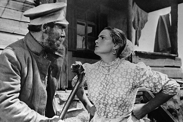 11. Кто является автором романа «Тихий Дон»?