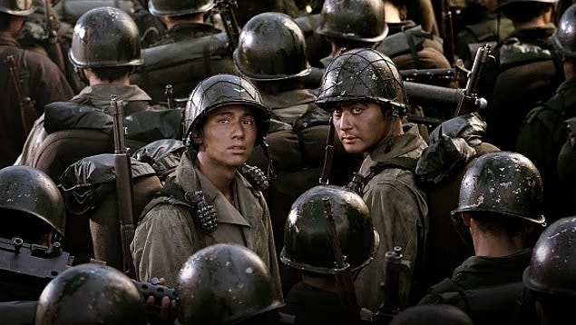 14. Taegukgi Hwinalrimyeo (2004)