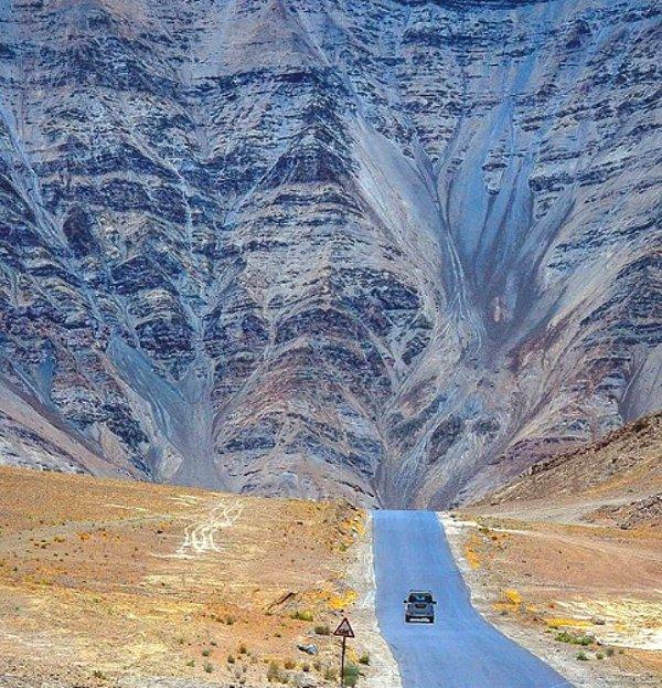 15. Manyetik Ladakh Tepesi