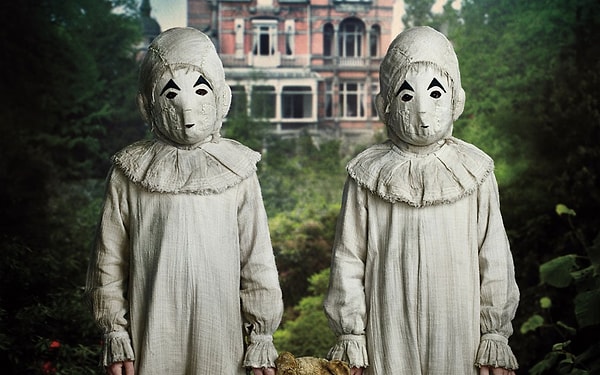 5. Милые близнецы из какого фильма?