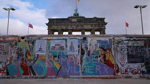 1952 - Berlin ikiye bölündü.