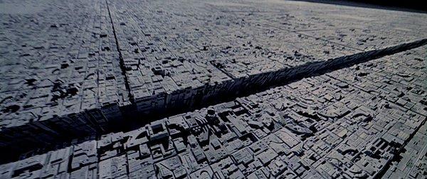 12. Star Wars'taki Ölüm Yıldızı siperleri sahnesi, İkinci Dünya Savaşı'ndaki baraj yıkımı görevlerinden esinlenilmiştir.
