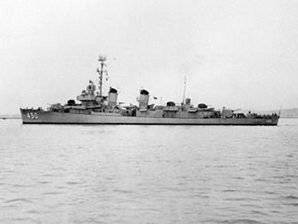 17. İkinci Dünya Savaşı sırasında bir ABD savaş gemisi, Japon denizaltına patates atarak muharebeyi kazanmıştır.
