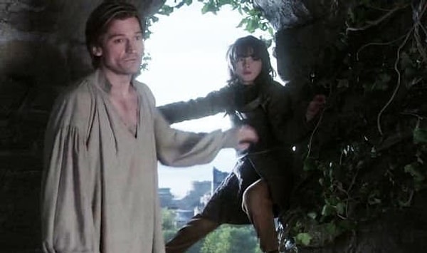 2. Когда Джейме вытолкнул Брана с башни