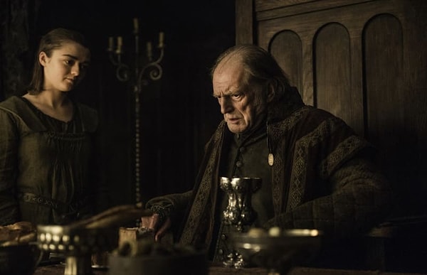 9. Когда Арья накормила Уолдера Фрея пирогами с мясом его детей, а затем убила его