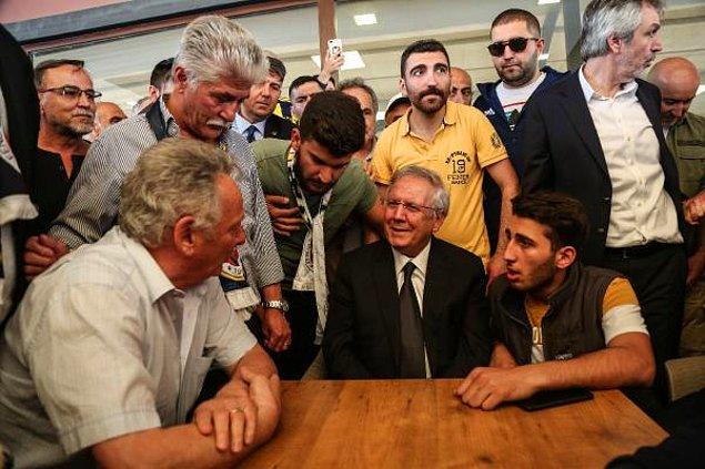 Şike ve Kumpas Davası'nın 12. duruşmasında 16'sı tutuklu 108 sanığın yargılanmasına Silivri'de devam edilirken, Fenerbahçe Kulübü eski Başkanı Aziz Yıldırım bir dinlenme tesisinde basın mensuplarına açıklamalarda bulundu.