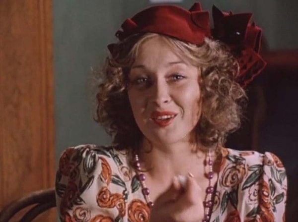 1. Какое прозвище было у Маньки из картины "Место встречи изменить нельзя"?