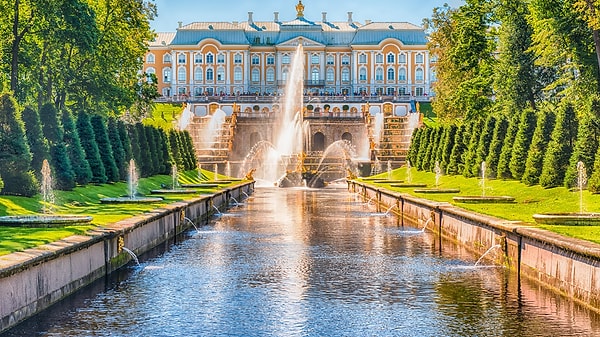 10. Где в России можно посмотреть на такую роскошь?