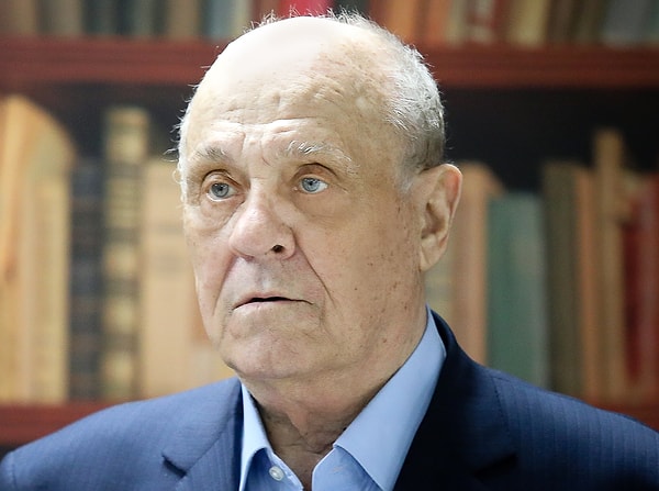 2. Какой фильм снял Владимир Меньшов?