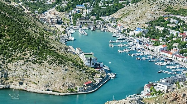 3. Кто передал Крымскую область из состава РСФСР в состав УССР?