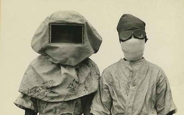 8. Латинское название какого из этих заболеваний переводится как «зараза»?