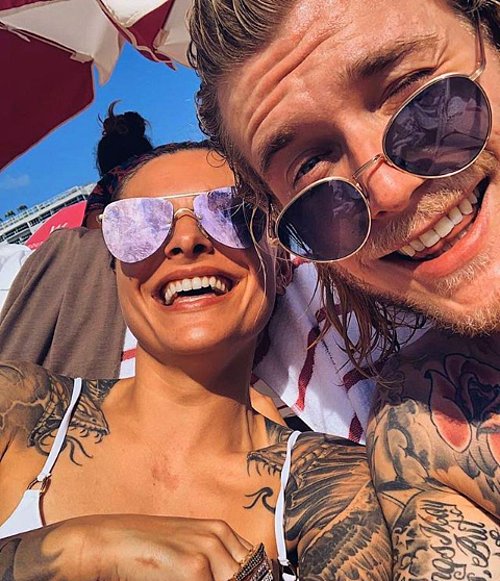 Loris Karius'un Paylaşımı Sonrasında Kız Arkadaşı Sophia Thomalla'nın Otomobiline Spreyli Taarruz