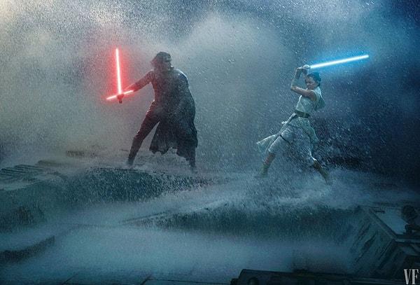 10. Yeni Star Wars üçlemesinin son filmi Star Wars The Rise Of Skywalker’dan yeni görseller yayınlandı. J.J. Abrams’ın yönettiği film, 20 Aralık’ta vizyona girecek.