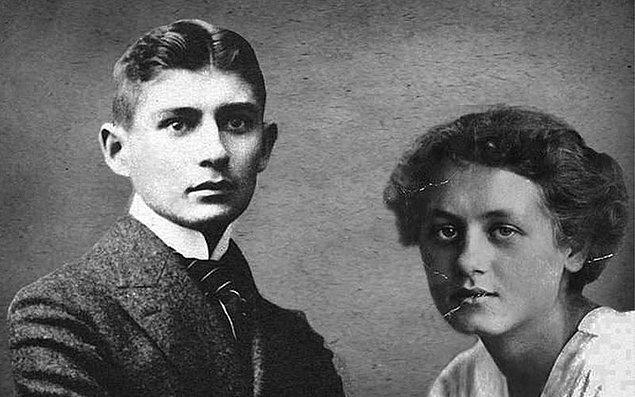 7. Kafka'nın meşhur kitabı "Milena'ya Mektuplar"ı hatırladınız mı? İşte tüm o mektupları Kafka hayatının aşkı Milena'ya en içten hisleriyle yazdı.