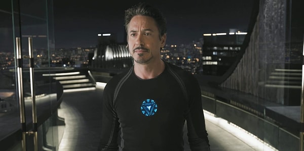 7. Кого Тони встретил в прошлом?