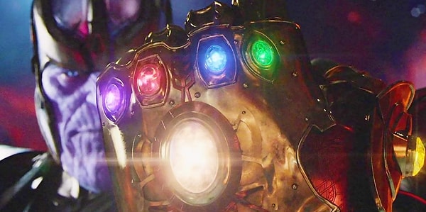 8. Кто из героев сделал щелчок, который вернул всех исчезнувших людей?