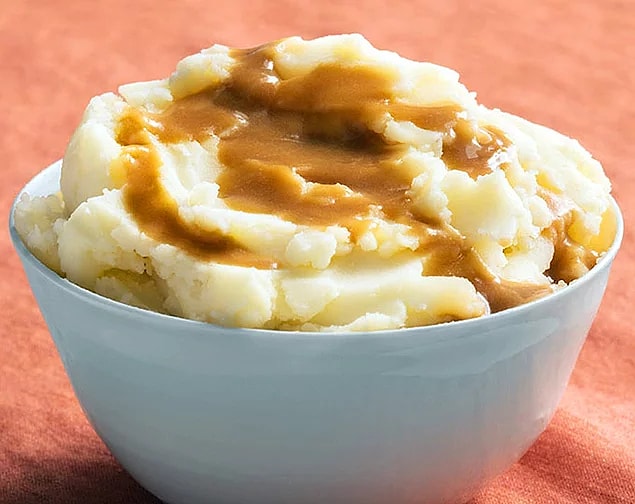 3. Yanına patates püresi olmazsa olmaz.