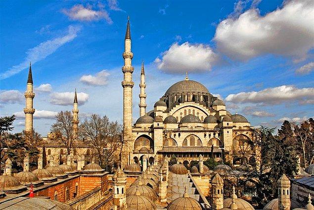 1557 - Mimar Sinan tarafından inşa edilen Süleymaniye Camii açıldı.