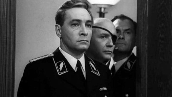 4. Из скольких серий состоит фильм "17 мгновений весны"?