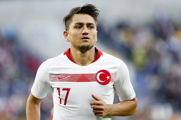 Piyasa değeri 35 milyon euro olarak gösterilen Cengiz Ünder bu sezon sarı kırmızılı ekipte çıktığı 33 resmi karşılaşmada 6 gol atarken, 11 de asist yaptı.