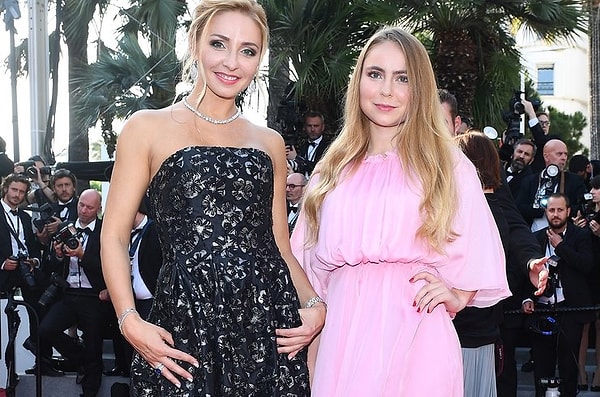 2. Как думаете, можно ли Татьяну Навку и Сашу Жулину принять за ровесниц?