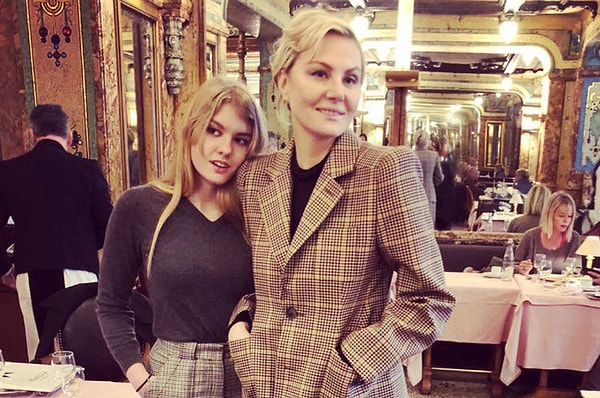 11. Ульяну Добровскую можно принять за младшую сестренку Ренаты Литвиновой, не так ли?