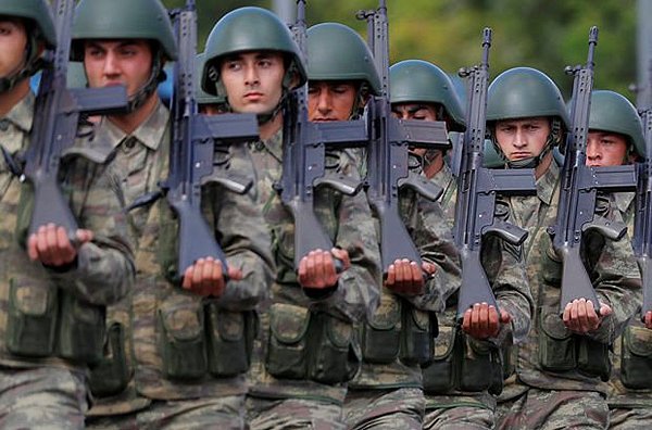 Erinden generaline kadar bir ve bütün olan Türk Silahlı Kuvvetlerinin asil milletin bağrından çıktığı vurgulanan açıklamada, şunlar kaydedildi 👇