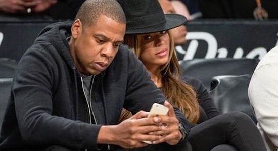 Partnerinizin Telefonunu Gizli Gizli Kurcalıyorsanız İlişkiniz Sona Yaklaşıyor Olabilir!