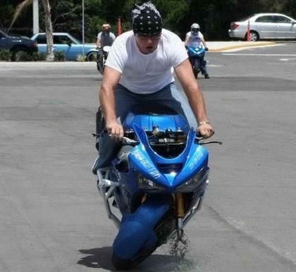 3. Надеемся, это был не его первый раз на байке