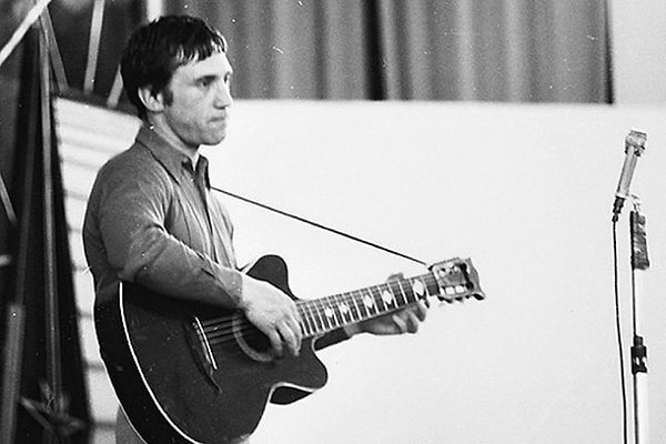 6. Что неточно помнит герой одной из песен Высоцкого?