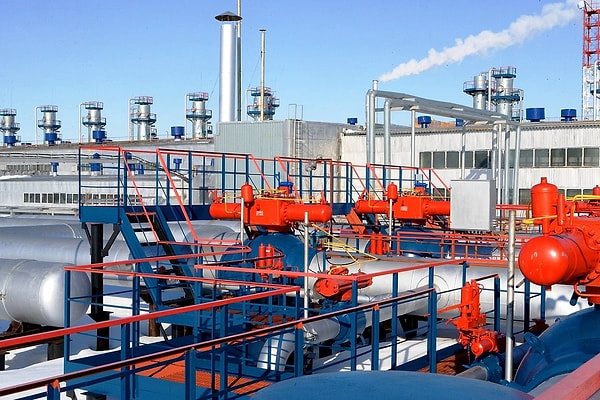 9. Чем знаменито на весь мир Уренгойское месторождение?