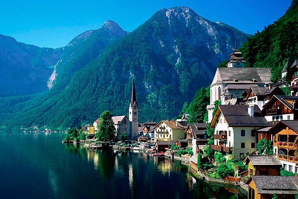 7. Австрия расположена в...