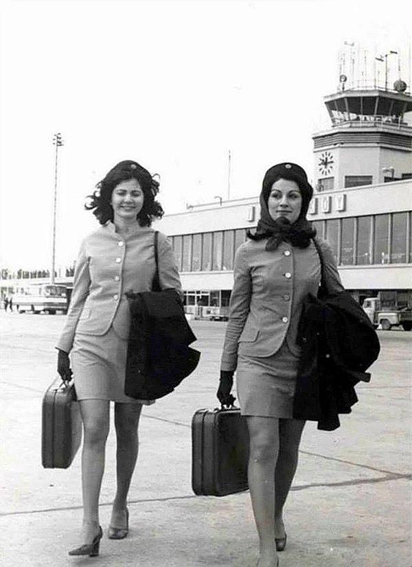 5. Türk Hava Yollar (THY) hostesleri, İstanbul, 1960.