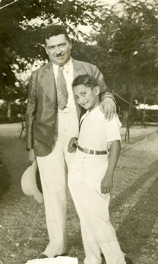 26. Bülent Ecevit'in çocukluğu, İstanbul, 1938.