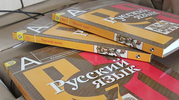 3. Глаголы в настоящем и будущем времени делятся на...