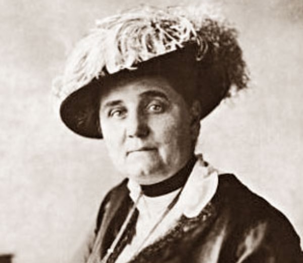 8. Сколько раз американка Джейн Адамс номинировалась на Нобелевскую премию?