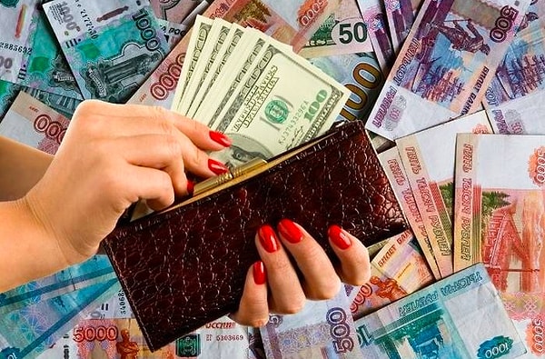 2. Бумажные денежные купюры большей частью состоят из хлопка, поэтому их можно прокрутить в стиральной машине.