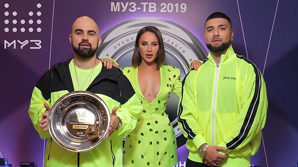 18. Artik&Asti - "Лучшая поп-группа".