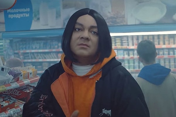 14. Артист также получил "тарелку" за песню "Цвет настроения синий", которая была признана лучшей.