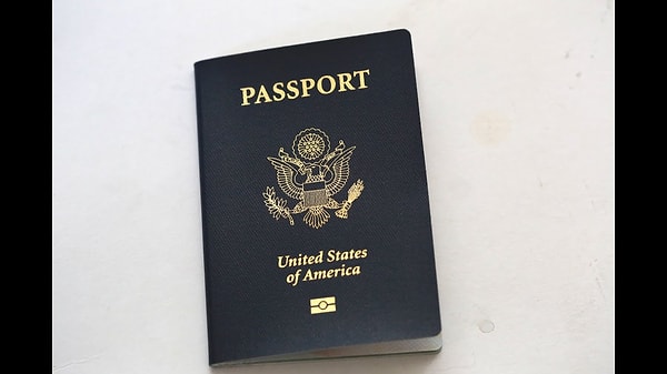 9. Кто из этих актёров НЕ американец?