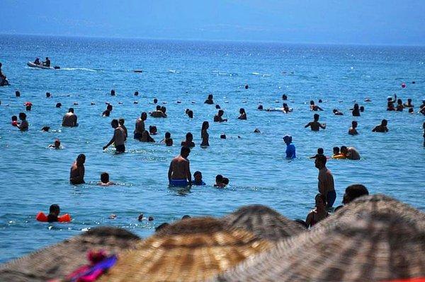 Mudanya'da zabıta ekipleri, dün 'halk rahatsız oluyor' gerekçesiyle Suriyelileri sahile almadı.