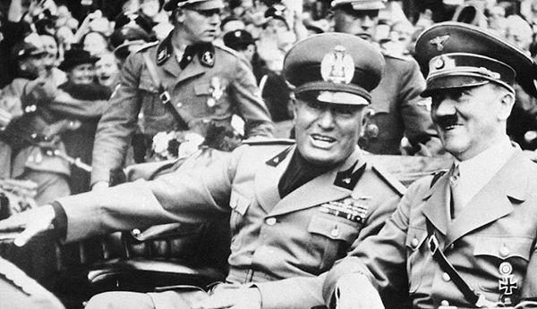 1934 - Adolf Hitler ile Mussolini, İtalya'nın Venedik kentinde bir araya geldiler.