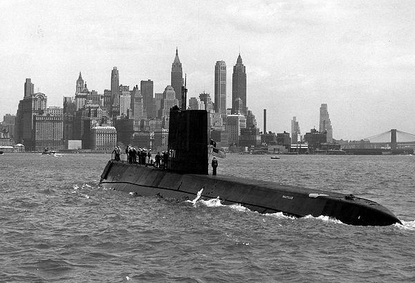 1952 - İlk nükleer denizaltı olan USS Nautilus'un omurgası kızağa kondu.