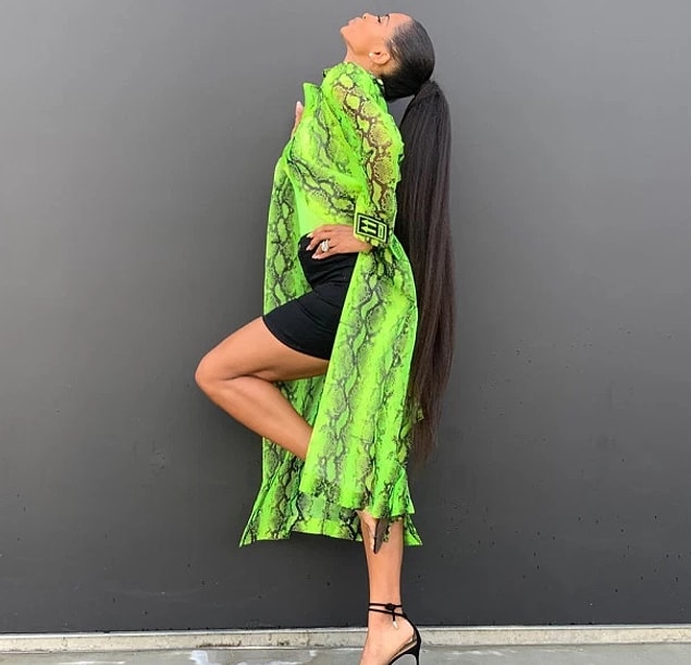 Ünlü şarkıcı Ciara, verdiği bu keskin poz ile büyüledi.