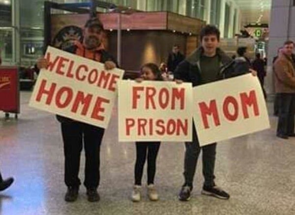 2. "Мама, добро пожаловать домой из тюрьмы!"