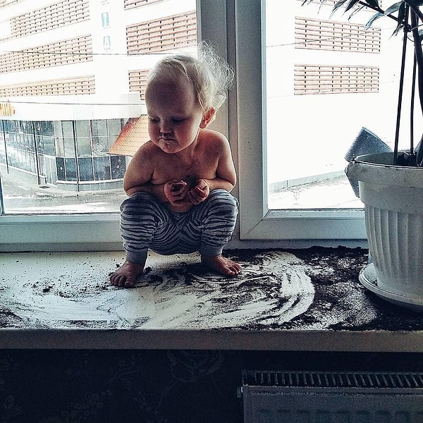 5. Ребенок и цветок