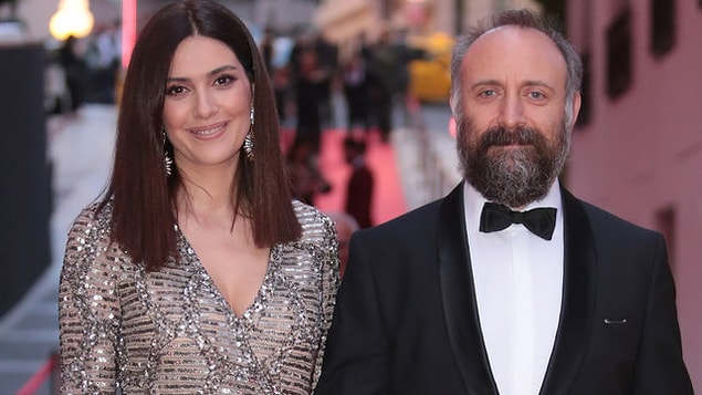 Bu boşanmanın ardından Halit Ergenç, kendisi gibi oyuncu olan Bergüzar Korel ile aşk yaşamaya başlamıştı.